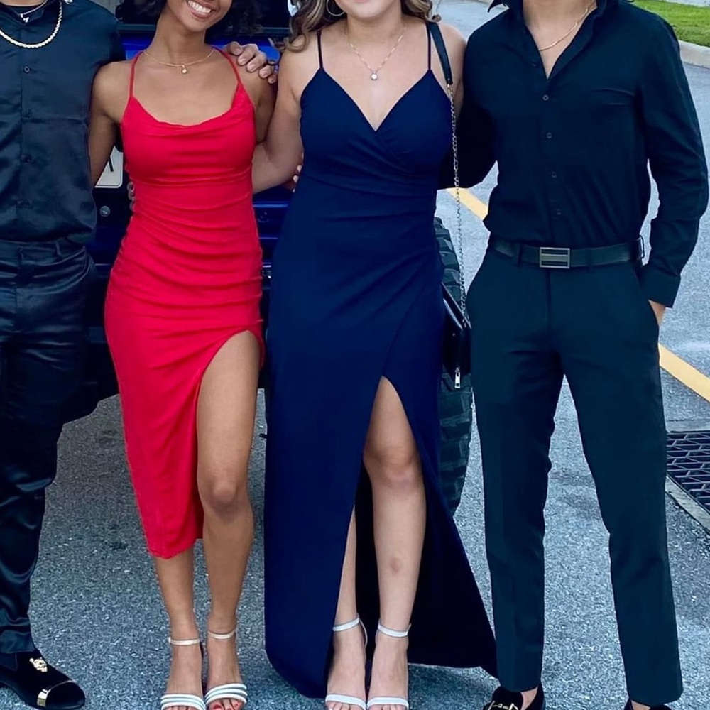 Navy blue prom/homecominging dress. Great if you want more of a simplistic dress